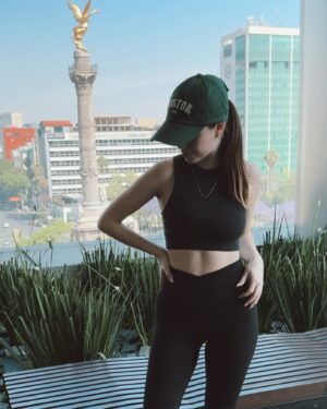 Saraí Meza Instagram - Recents.

🐞 amo cdmx
🐞 al parecer tengo gorra nueva favorita 
🐞 emmm, esta foto está abierta a la interpretación 
🐞 isn’t she cuuuute? (obvio limpié muy bien después porque fuchi)
🐞 una lloradita (con su respectiva foto) y a seguir
🐞 no es fácil pero esta frase ayuda :)