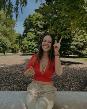 Saraí Meza Instagram - yo chingue y chingue que me tomen una foto… la pose que hago 🥲: