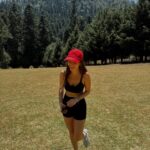 Saraí Meza Instagram - Mis domingos favoritos se ven así 🌲🍃🦋🐞🌸☀️☁️. lucky to be sorrounded by beautiful souls.