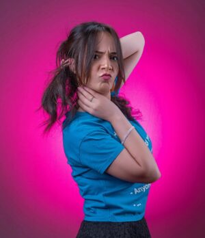 Sara Derzawy Instagram - من تصوير آخر بوستر لآخر موسم من #مسرح_مصر ⁦❤️⁩😔⁦☺️⁩
#سارة_درزاوي  #ونسني
