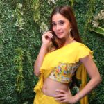 Sara Khan Instagram - 💛💛💛💛💛 #ssarakhan Styled by @stylebytaashvi Assisted by @riddhi_jogani_ @Stylebyjeenu Outfit @houseofmae.in Accesories @the_jewel_gallery