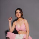 Sara Khan Instagram - 💗