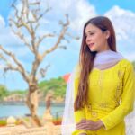 Sara Khan Instagram - In nature nothing is perfect and everything is perfect 🤩 @mrunaljainofficial thank u for this click 🥰 #ssarakhan #ajmer #songshoot #bliss #blessed