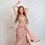 Sara Khan Instagram - ✌🏻✌🏻 @thelifetimepicture @tltp.allan @bhadurikingshuk