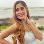 Sara Khan Instagram - 🥰 #ssarakhan