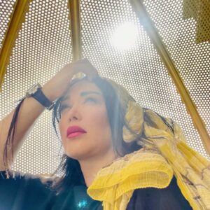 Sara Monjezi Instagram - چه خوبه دنیات پدرت باشه وتوهم دنیای اون 

#پدر 🤍🕊🕊🕊