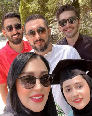 Sara Monjezi Instagram - خداروشکر که من شمارو دارم🧿🧿🧿🧿🧿