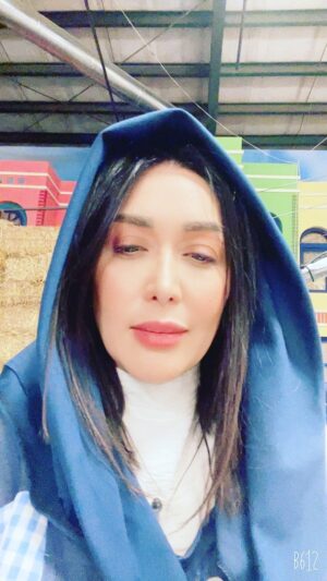 Sara Monjezi Instagram - دلم برای تک تک تون تنگ شده، تجربه بسیارجذابی بود😜😍🥰😍🥰
@kolbeyeamoopoorang