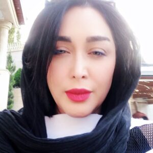 Sara Monjezi Instagram - آخرین ایستگاه شب

آرام باش
آنجا که دیگر راهی نیست
خدا راه می‌گشاید ...
☘️☘️☘️☘️☘️