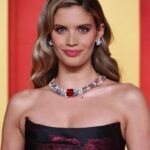 Sara Sampaio Instagram - Had to show the details of the @vanityfair look 😍 Dress @zuhairmuradofficial Jewels @pasqualebruni Styling @aryehlappin Make up @jey_ventura Hair @rickymotahair Skin @sarahfordofficial