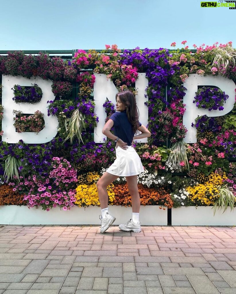 Sara Waisglass Instagram - The outfit served, but the players served harder! Absolutely LOVED spending the weekend with @filausa @filatennis at the BNP Paribas Open! BNP Paribas Open, Indian Wells
