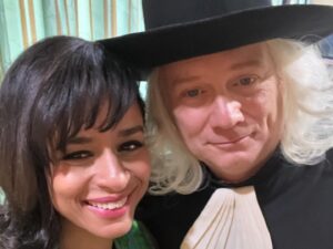 Sarah Cooper Instagram - Many of you have written in asking for more behind the scenes photos and I’m not one to ignore the will of the people #unfrosted