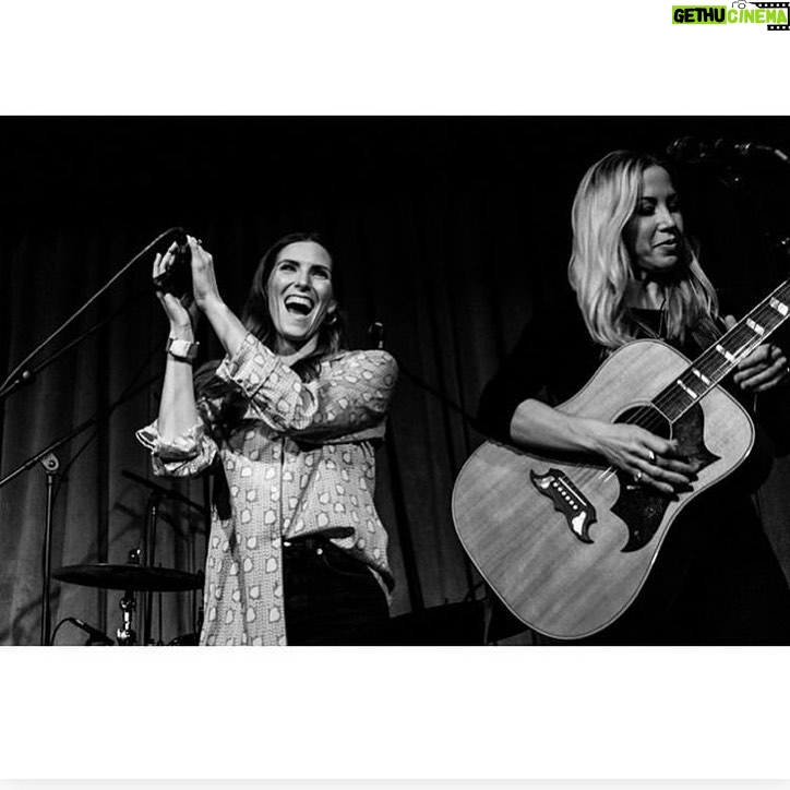 Sarah Levy Instagram - When you could play with your pals 👩🏼‍🤝‍👩🏻 📸: @jessicamielkephoto