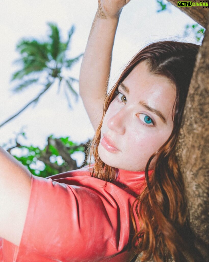 Sarah McDaniel Instagram - @miaou 🐆 ❣️ Shot by @lo.kauai 🪻