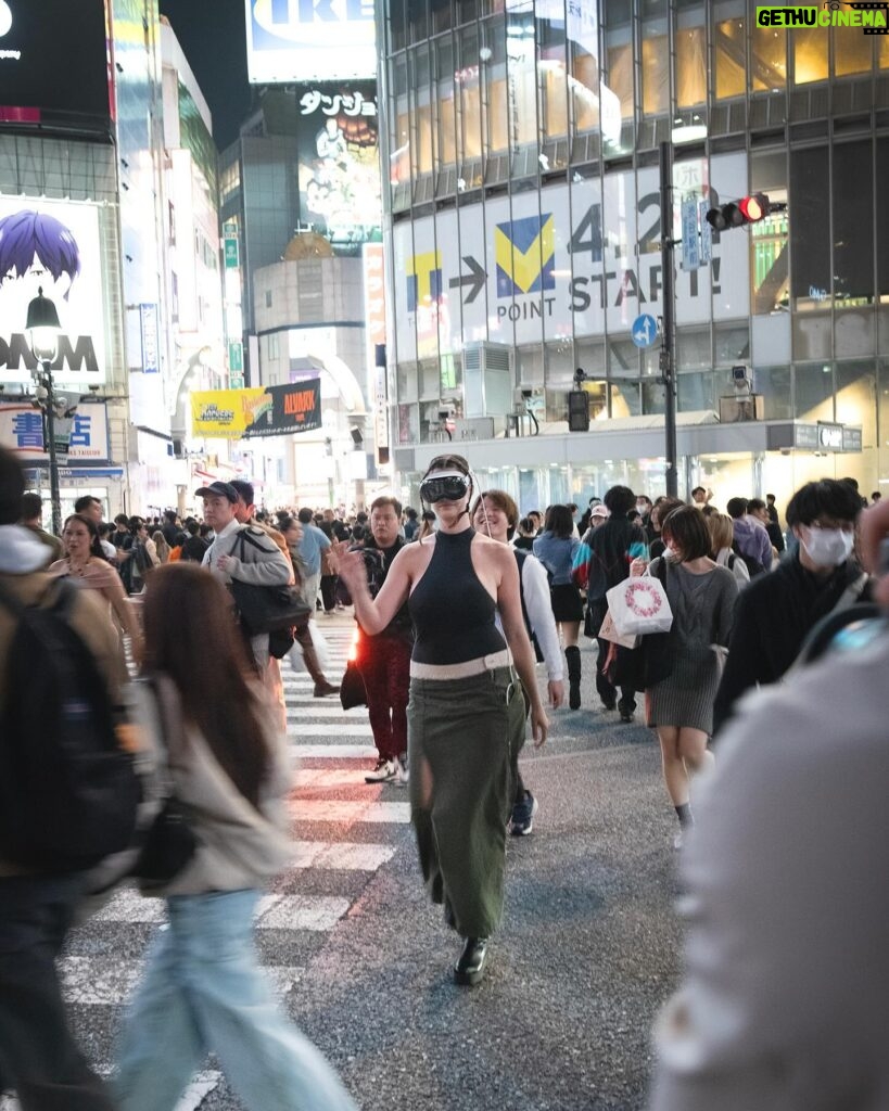 Sarah McDaniel Instagram - Being a dingus in Shibuya 🍄‍🟫 @lmnotree
