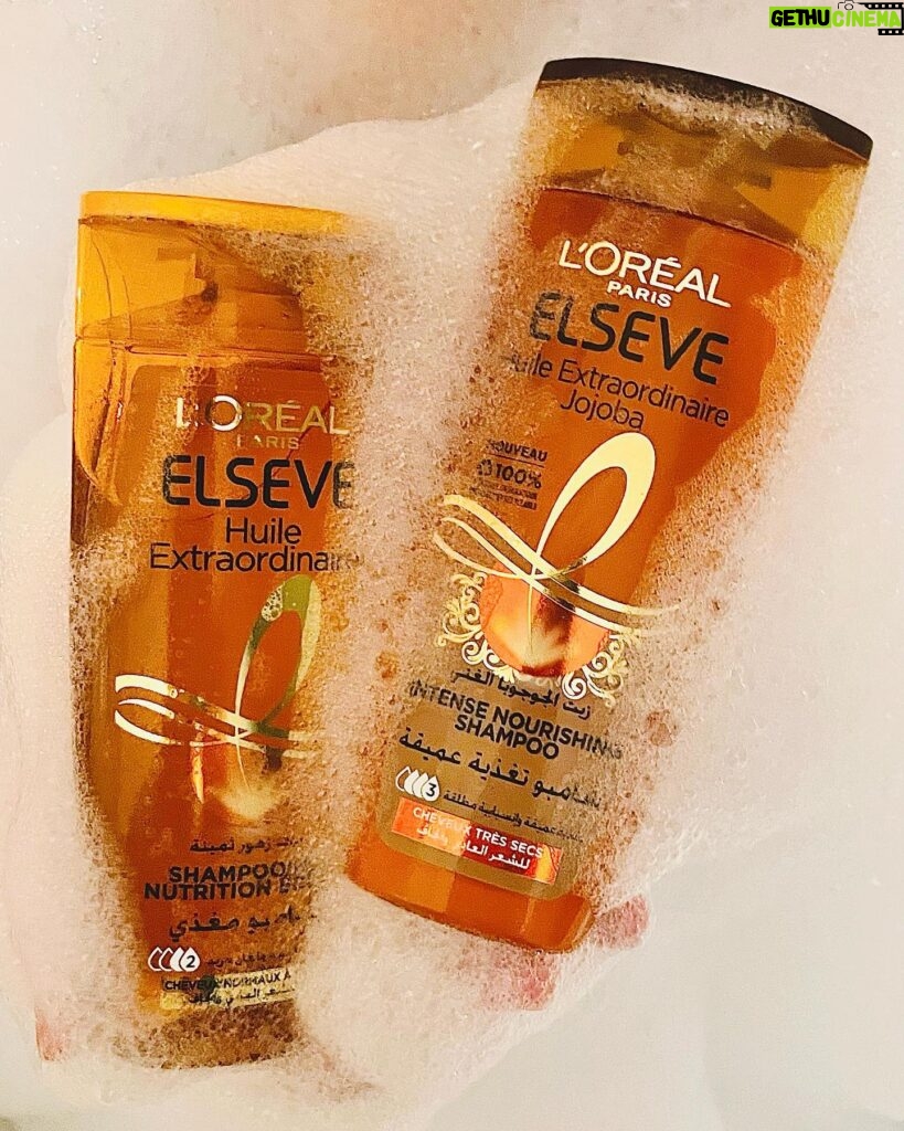 Sarah Perles Instagram - Feeling extra in my bubble bath 🫧 @lorealparis