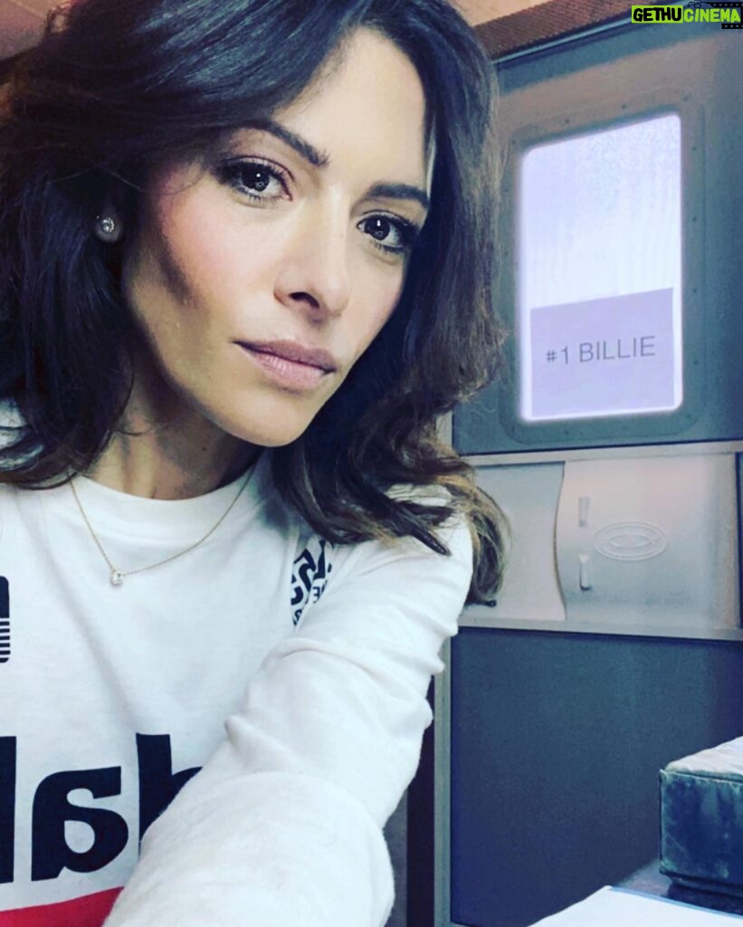 Sarah Shahi Instagram - If you haven’t heard— it’s out 🍿🍾🥰 @sexlife 2. Forever grateful to be Billie. Share your heart, share your comments 👇🏼 Hope you like. Season 2 is due to the love you poured on to us after the 1st. This is for all you Billie’s out there. Hope ya like ❤️ ( ps- features music by one of my favorites @charlottecardin , can you spot the scene)?