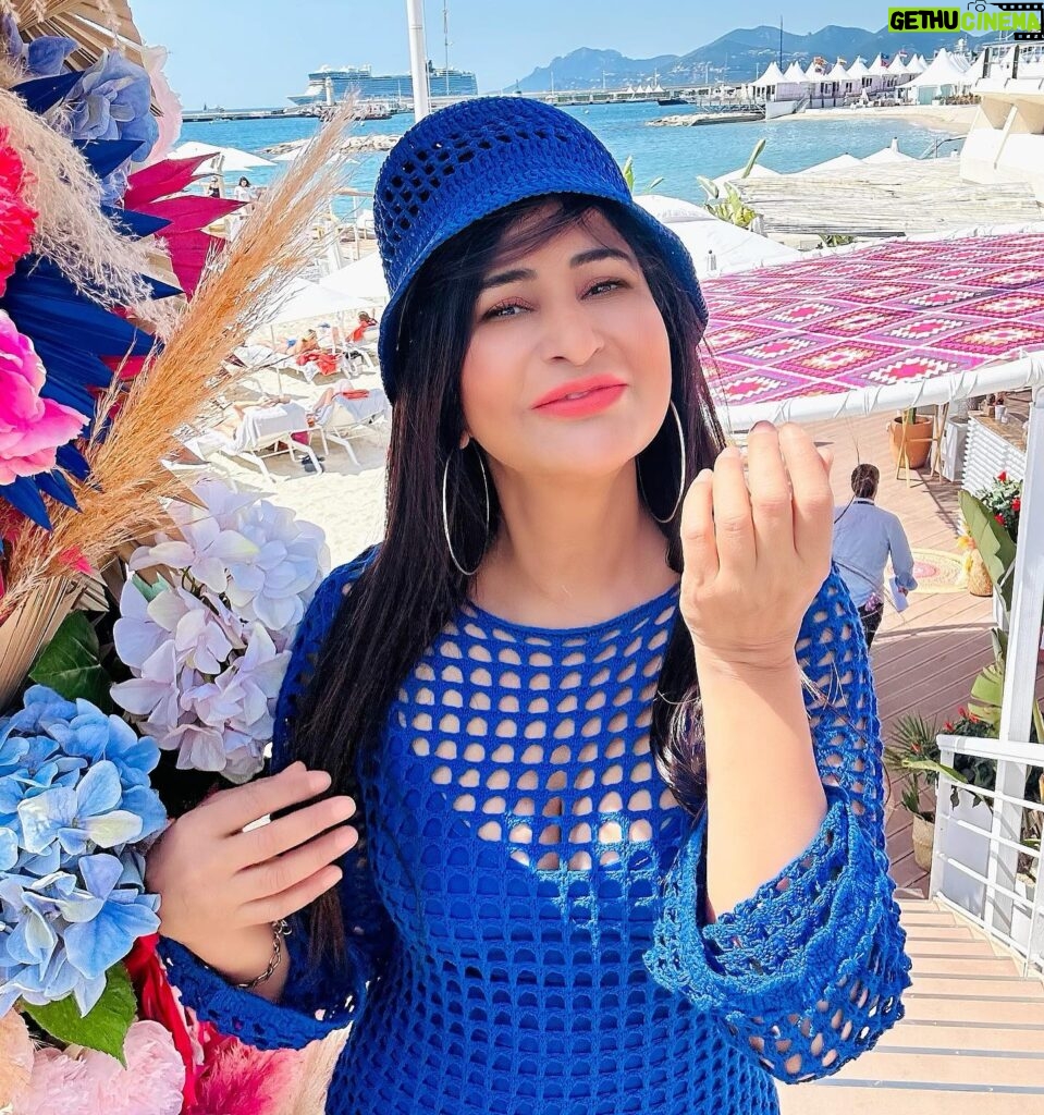 Saru Maini Instagram - Last day of #festivalducannes 💙Why does #Cannes film festival have to be only about high heels and formals😉 At #cannes2023 in a chic/sporty/casual look🤩 #fashion #ootd #stylish #comfortable