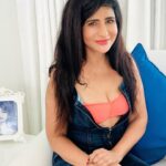 Saru Maini Instagram - Don’t wait for the perfect moment, take the moment and make it perfect🤩✨👍 #sarumaini #positivevibes #lessonsoflife #fyp