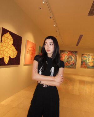 Sarunchana Apisamaimongkol Instagram - 🖤