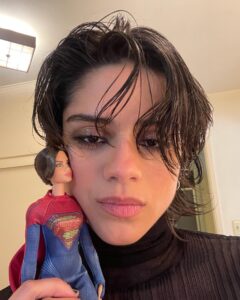 Sasha Calle Instagram - There’s a @barbie that looks like me.. I don’t know how to act. I’ve been taking her everywhere.. flying around and imagining laser eyes haha. Abrazos enormes. Todavía no me la creo. x