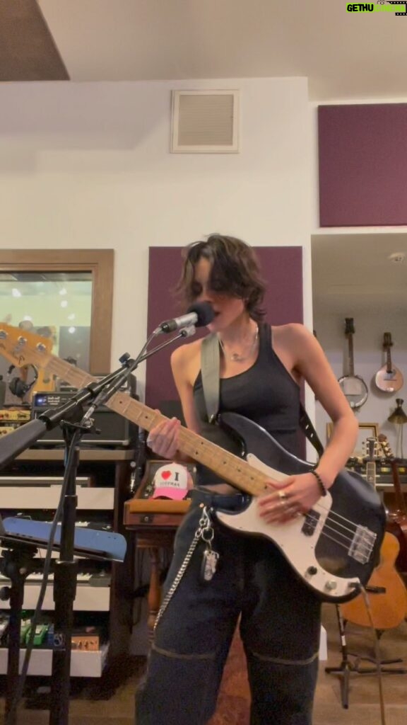 Sasha Calle Instagram - first time playin bass. I love her. here’s a lil improv x