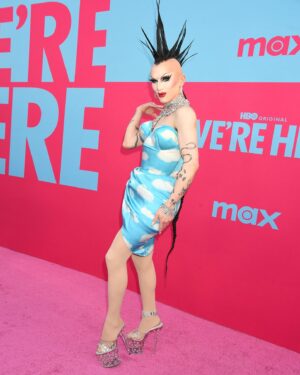 Sasha Velour Instagram - At the season 4 premiere of @werehere last night!

Congratulations @thequeenpriyanka, @latriceroyale, @jaidaehall, @peter_lo_g, @johnnieinstagram, @thestevewarren and the entire team. I’m so proud to be part of this breathtaking show, and follow in the footsteps of the brilliant first 3 seasons! Can’t wait to hear what everyone thinks of this radical new approach (first episode is tomorrow).

The night was even more special getting to walk the pink carpet with my drag daughter Jess (who you will meet in episodes 5 & 6) and my partner Johnny (who produced all the drag shows this season). 

Photos @gettyimages/Jeffrey Mayer and @davidjonphotography