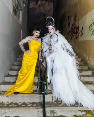 Sasha Velour Instagram - Reach out for me…I’ll see you through 🕊️

A perfect last night of “The Big Reveal” tour in Lisboa with special guest Lola Bunny (@theboywiththemermaidtattoo). 

I begged @mettieostrowski to get a photo of me among the gang of pigeons on the stairs outside the theater. The birds were pissed, not into it. Then a woman leaned out of the window of her apartment, I was sure she was going to yell at us for frightening her birds… but instead she gave me a big bag of bird seed to help us get the shot. 

Muito obrigada por tudo!