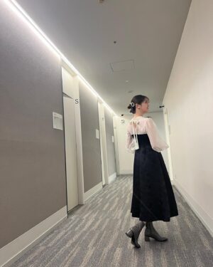 Sayuri Matsumura Instagram - 🍎

2024年いかがお過ごしですか？
今日からまた更新頑張ります。
今年もよろしくお願いします。