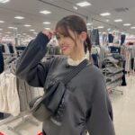 Sayuri Matsumura Instagram - 🍎 「サスティな！」 新内眞衣ちゃんと しまむらさんでロケしました🫶 大好きなまいちゅんとロケ楽しかった〜❤️ しまむらさん凄いでした🥳 二枚目からは 全身#しまむらコーデ