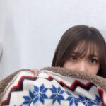 Sayuri Matsumura Instagram - 🍎 前髪つくりまちた。 って数ヶ月おきに切ったり伸ばしたりしているので 報告するほどでもないかなと思いながら 言いたくなるのが さゆりんご心ってやつです🍎 #撮影中なので #一応衣装かくし