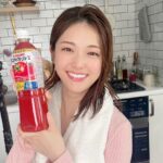 Sayuri Matsumura Instagram - 🍅 『カゴメ　トマトジュース』の広告に 出演させていただきます🍅！ 昔から美容と健康の為に飲んでいた トマトジュースのお仕事が出来るとは✨🥹 これからも飲み続けます！🍅 ３パターンの動画があるので 公式ホームページでもご覧ください♡ そして、 X(旧Twitter)では 投稿キャンペーンも行われています！ #そこはトマジュで をつけて投稿してもらえると トマトジュースが抽選で当たります🧐✨ とまとまっ！ ぜひキャンペーンに参加してくださいねぇ〜！ #トマトジュース