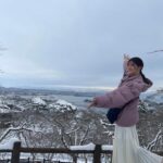 Sayuri Matsumura Instagram - 🍎 ラヴィット！さんのロケで松島にお邪魔したとき 直前に雪が降って 綺麗な雪景色🥰 綺麗で感動しました 雪って文字書きたくなるよね♡ たくさん食べて 眠くなって居眠りさん💤