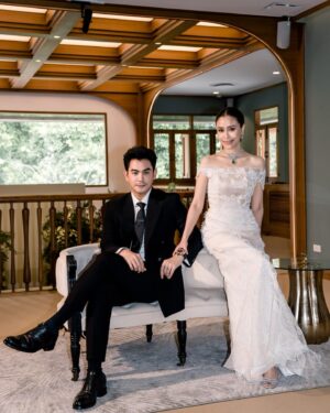 Sean Jindachot Instagram - Pre-Wedding ในวันงานก่อนเข้าพิธี Pipa•Jinda’s the engagement 💍 #pipajindaซึ่งกันและกัน 

Credit 📷 : @nawaphon_present @supanitr @2pundisc