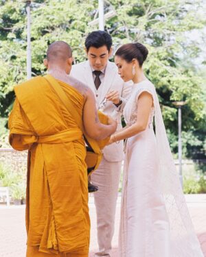 Sean Jindachot Instagram - “เรื่อง.. การันตี"

I guarantee there’ll be tough times. I guarantee that at some point, one or both of us is going to want get out. But I also guarantee… that if I don’t ask you to be mine, I’ll regret it for the rest of my life. Because I know in my heart… you’re the only one for me.” – 

#pipajindaซึ่งกันและกัน
