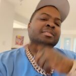 Sean Kingston Instagram - Reggae album 💿 “Road to Deliverance” out now we top 20 keep streaming #Teamkingston love y’all 4Life 🖤💚