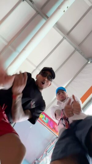 Sebastián Villalobos Instagram - FORMULA 1 MIAMI 2024 🩵
La última foto explica qué tan feliz estaba <3
love;u @influur 🧡
🧢🏎️💨🏁