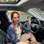 Seda Bakan Instagram - Keyif mod on… Citroen konforu ve kahve keyfi ile yol başlasın! ☕️🚗 #SakinliğinGücünüHisset #CitroenC4X @citroenturkiye