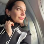 Sedef Avci Instagram - Denizin üstünde ala bulut yüzünde gümüş gemi içinde sarı balık dibinde mavi yosun kıyıda bir çıplak adam durmuş düşünür. Bulut mu olsam, gemi mi yoksa? Balık mı olsam, yosun mu yoksa?.. Ne o, ne o, ne o. Deniz olunmalı, oğlum, bulutuyla, gemisiyle, balığıyla, yosunuyla.