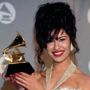 Selena Quintanilla Instagram - It was this year, 30 years ago, Selena traveled to New York attending the 36th Annual Grammys Awards and winning in the category for ‘Mexican/American Album of the Year’ for “Selena: Live!”. 

Relive this memorable concert on all her official digital platforms. 

#SelenaLive1993 #GrammyWinner #SelenaYLosDinos 

¿Cuál es tu canción favorita?

#ComoLaFlor #BailaEstaCumbia #amamequiereme #siempreestoypensandoenti #venconmigo #perdoname #quecreias #silaquieres #porquelegustabailarcumbia #lacarcacha #besitos #yaves #lascadenas #yoteamo #nodebesjugar #turobastemicorazon #lallamada