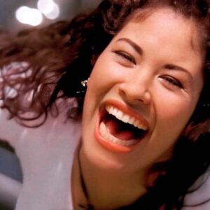 Selena Quintanilla Instagram - 💜 Have a 🎵Bidi Bidi Bom Bom🎵start to your week! 💜

With such a feel good song, what are some of your feel good things you do to start your day off right? 🙌🏼