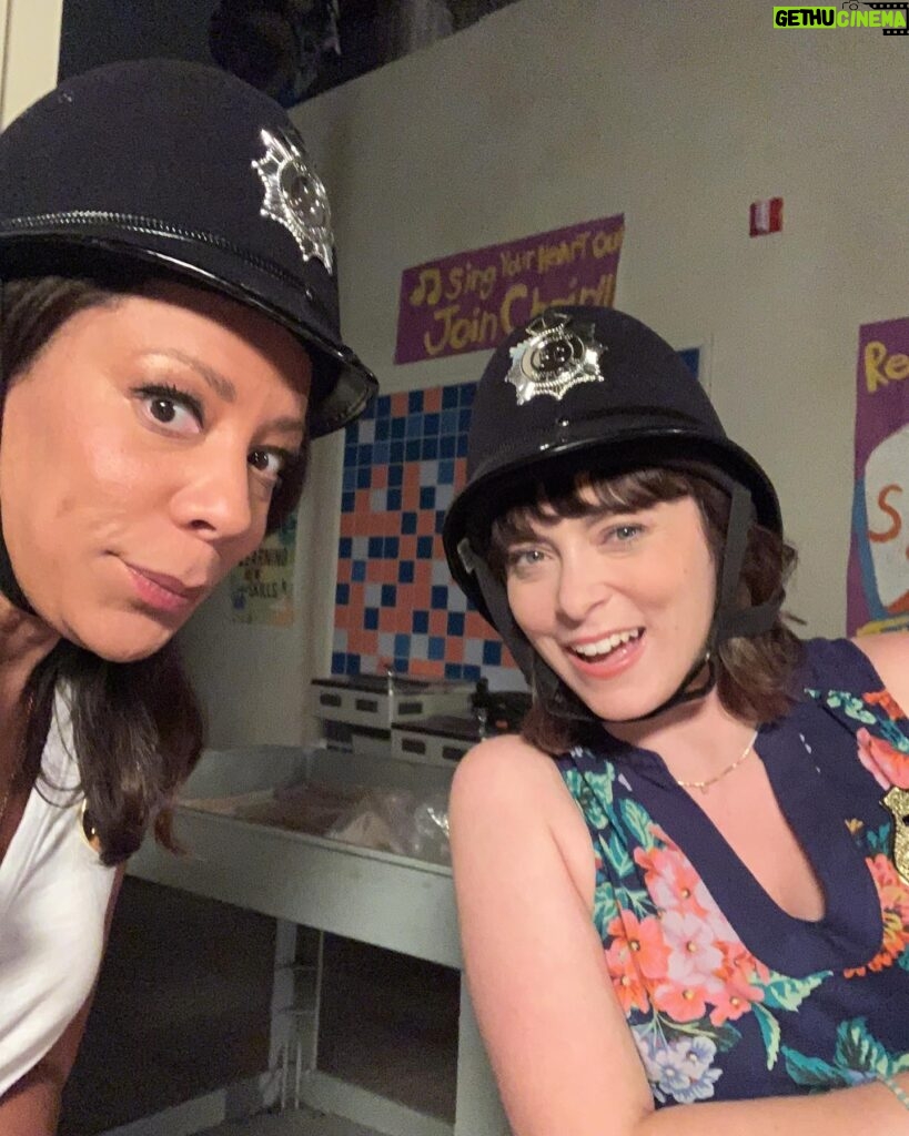 Selenis Leyva Instagram - I’m an #actor I love what I Do! I miss being on set . But I stand with my #union @sagaftra . I know that we have a negotiating team working hard for EVERYONE!!! Especially those that struggle to make ends meet , for those that aren’t making the millions per gig but are dedicated, talented hardworking artist . I thank you , we thank you ! #unionstrong