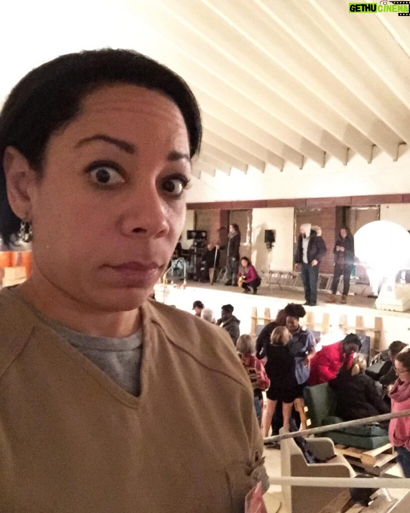 Selenis Leyva Instagram - I’m an #actor I love what I Do! I miss being on set . But I stand with my #union @sagaftra . I know that we have a negotiating team working hard for EVERYONE!!! Especially those that struggle to make ends meet , for those that aren’t making the millions per gig but are dedicated, talented hardworking artist . I thank you , we thank you ! #unionstrong