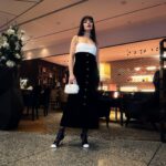 Selin Şekerci Instagram - Hoşçakal Berlin bizi çok mutlu ettiniz🥂💜 Full look : @miumiu Styled by: @hakanbahar0 🌹 @orchestracontent 📸: @buketakbaba @lappartistanbul 💜🥂