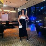 Selin Şekerci Instagram - Hoşçakal Berlin bizi çok mutlu ettiniz🥂💜 Full look : @miumiu Styled by: @hakanbahar0 🌹 @orchestracontent 📸: @buketakbaba @lappartistanbul 💜🥂
