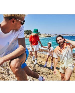 Selin Şekerci Instagram - Güneşin enerjisi timsahın stili ile birleşti. İkonik timsahın yaz anılarını keşfetmeye var mısın? 🐊 @lacoste 
#CrocOnTheBeach #MySummerStory
Photographed: @ali_kalyoncu 

Creative Production Agency : @kingdomistanbul

#işbirliği