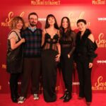 Selin Şekerci Instagram - Bu post benimkiler! Ekip arkadaşlarım, ailem ve can arkadaşlarım postu 💜💜💜 Sizi aşırı şeviyorum! İyi ki hayatımdasınız! Sevda Mecburi İstikamet yarın sinemalarda efendim!