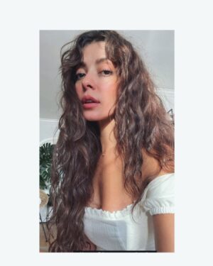 Selin Şekerci Instagram - Ay story atamıcam şimdi üşendim.