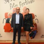 Selin Yeninci Instagram - Ulusal uzun film jüri üyesi olduğum 34.Ankara Film Festivali ödül töreni dün gece gerçekleşti. Ödül alan sinemacıları kutluyorum ✨ @derviszaimofficial @minesogut @muratkilic7 sizinle vakit geçirmek harikaydı. @ankarauff genç ,nazik ekibine , festivalin yapılmasını sağlayan güzel kalpli @irfandemirkol23 ‘a , emekleri ve şen kahkahası için festival koordinatörü @gultentaranc ‘a , her zaman nezaketle festivalinin yanında olan tüm Ankara seyircisine zarif ağırlamaları için teşekkürler sevgiler selamlar ♥️