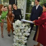 Selin Yeninci Instagram - Pınarla Hakan’ın evlenmesine en çok benim sevindiğimin kanıtları gelmiş 🤣 Aşkınız sonsuz olsun bebekler , hakkını verin 🙂🎉♥️ #pınarhakanwedding